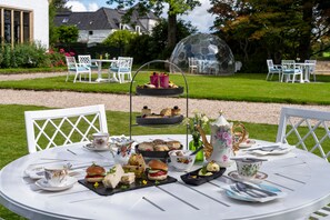 Terrace/patio - Kincraig Castle Hotel (Invergordon)