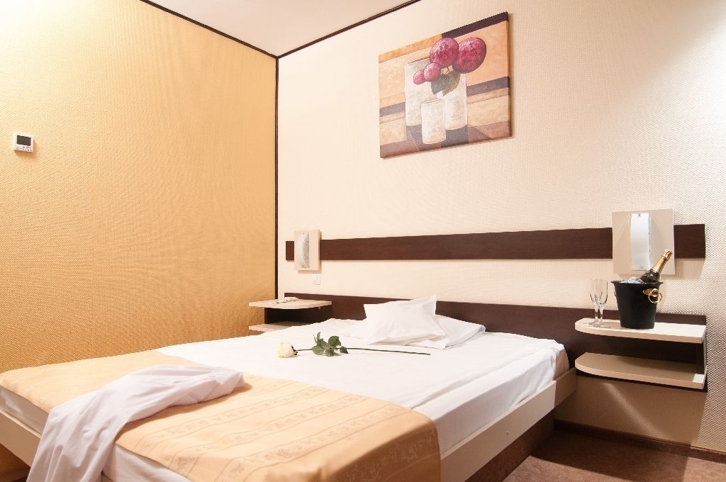 minibar, in-room safe, desk, soundproofing