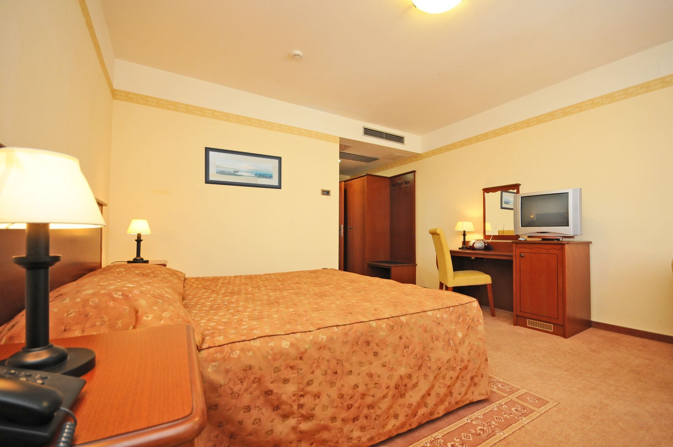 1 bedroom, minibar, in-room safe, desk