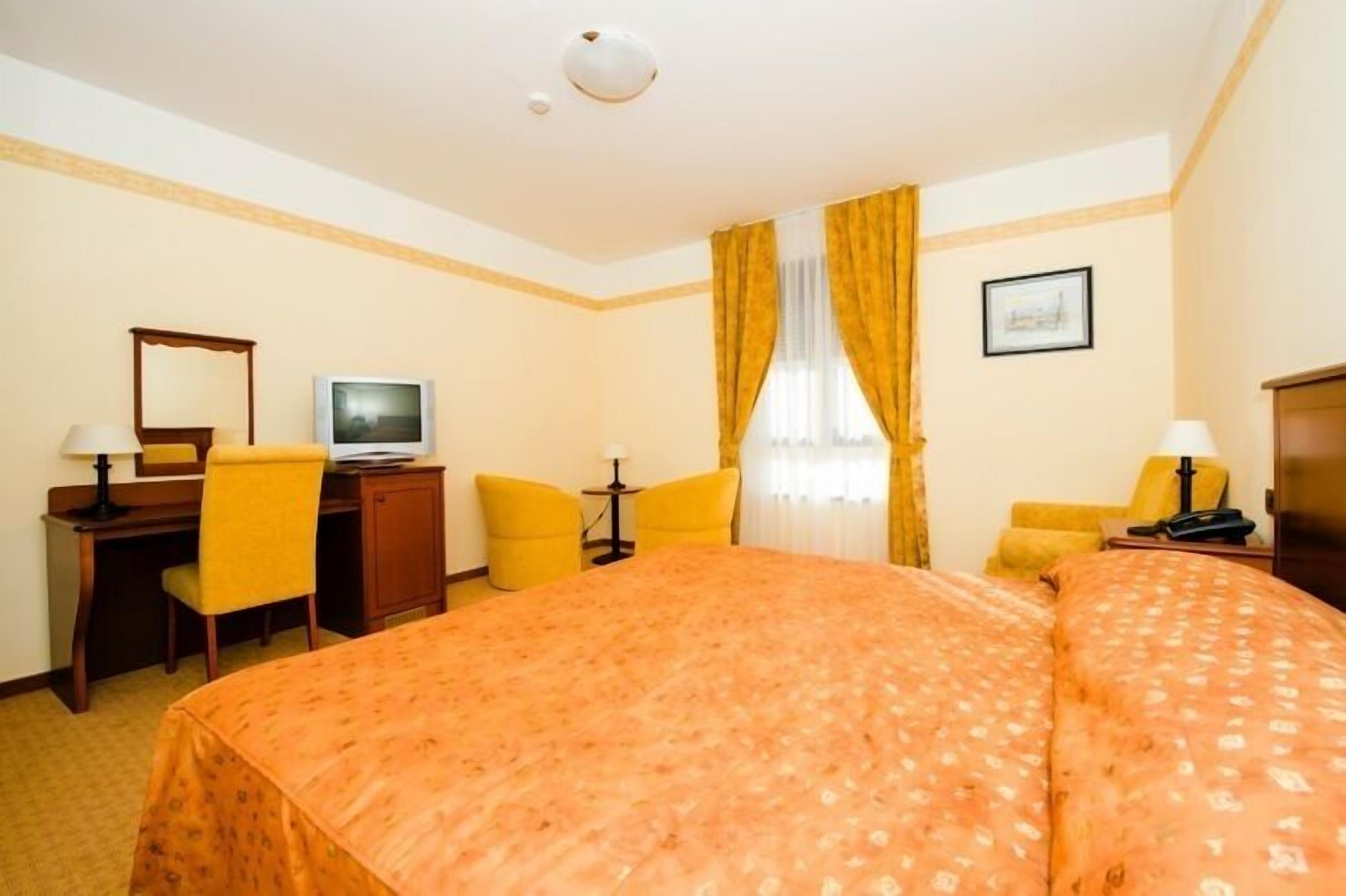 1 bedroom, minibar, in-room safe, desk