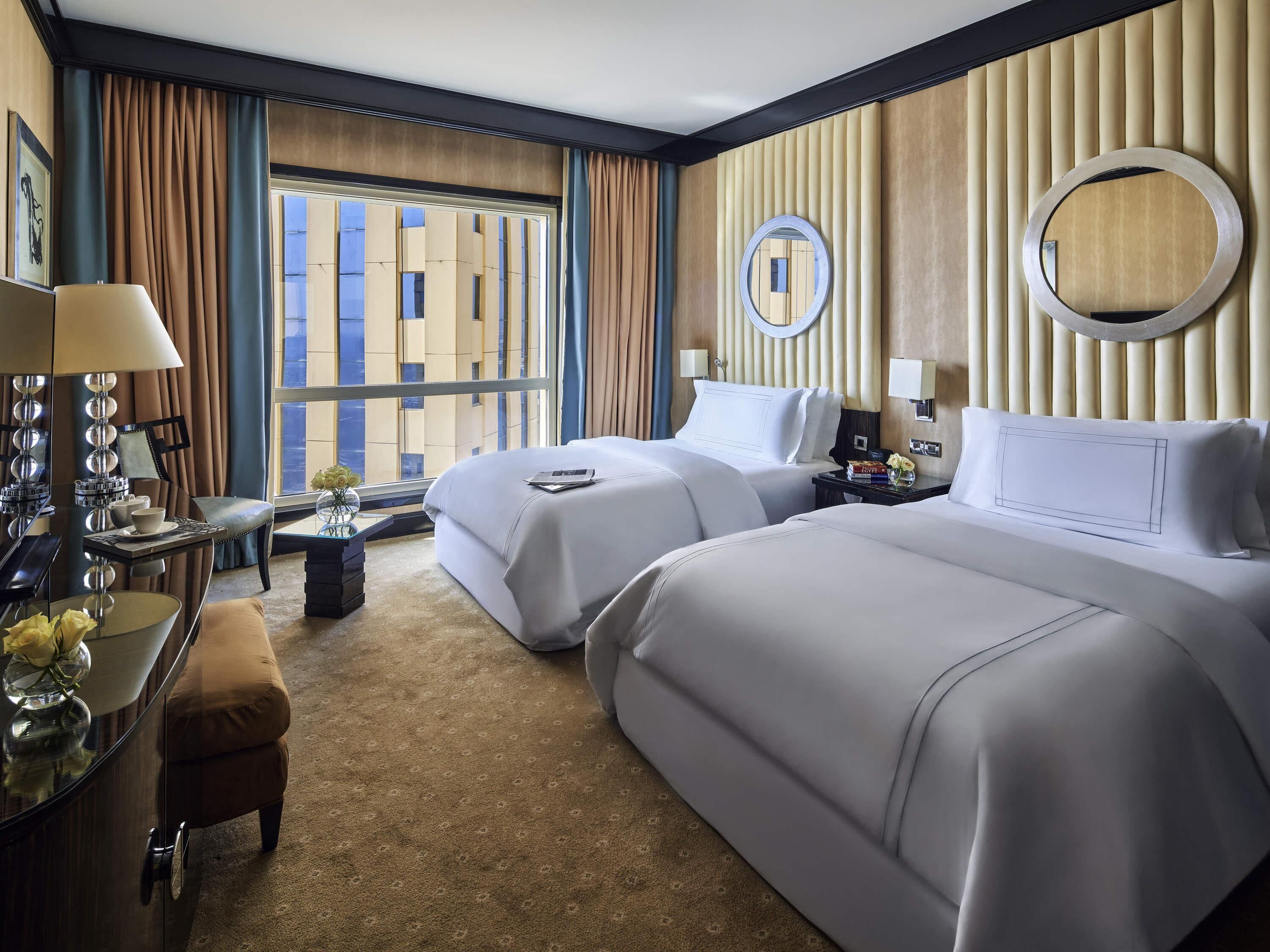 高級寢具、羽絨被、特厚豪華床墊、迷你吧