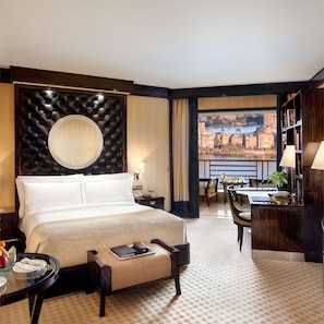 1 bedroom, premium bedding, down comforters, pillowtop beds