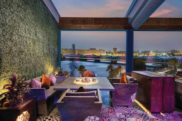 6 restaurants, breakfast, lunch, dinner served; Asian cuisine