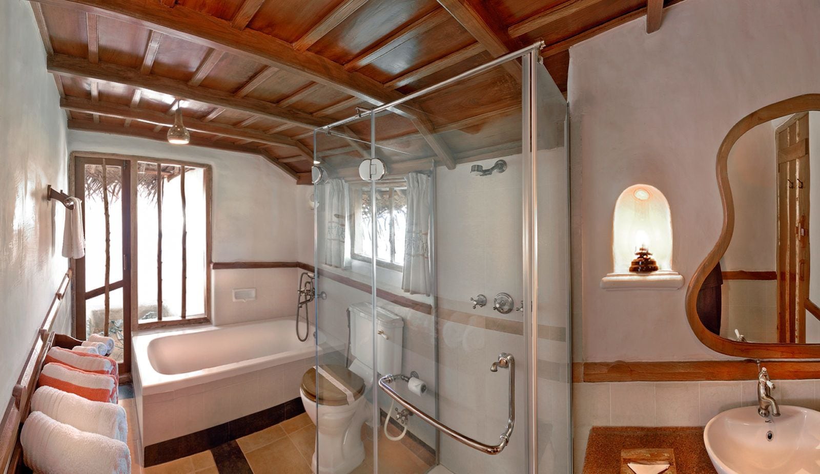 jacuzzi hut | bathroom shower