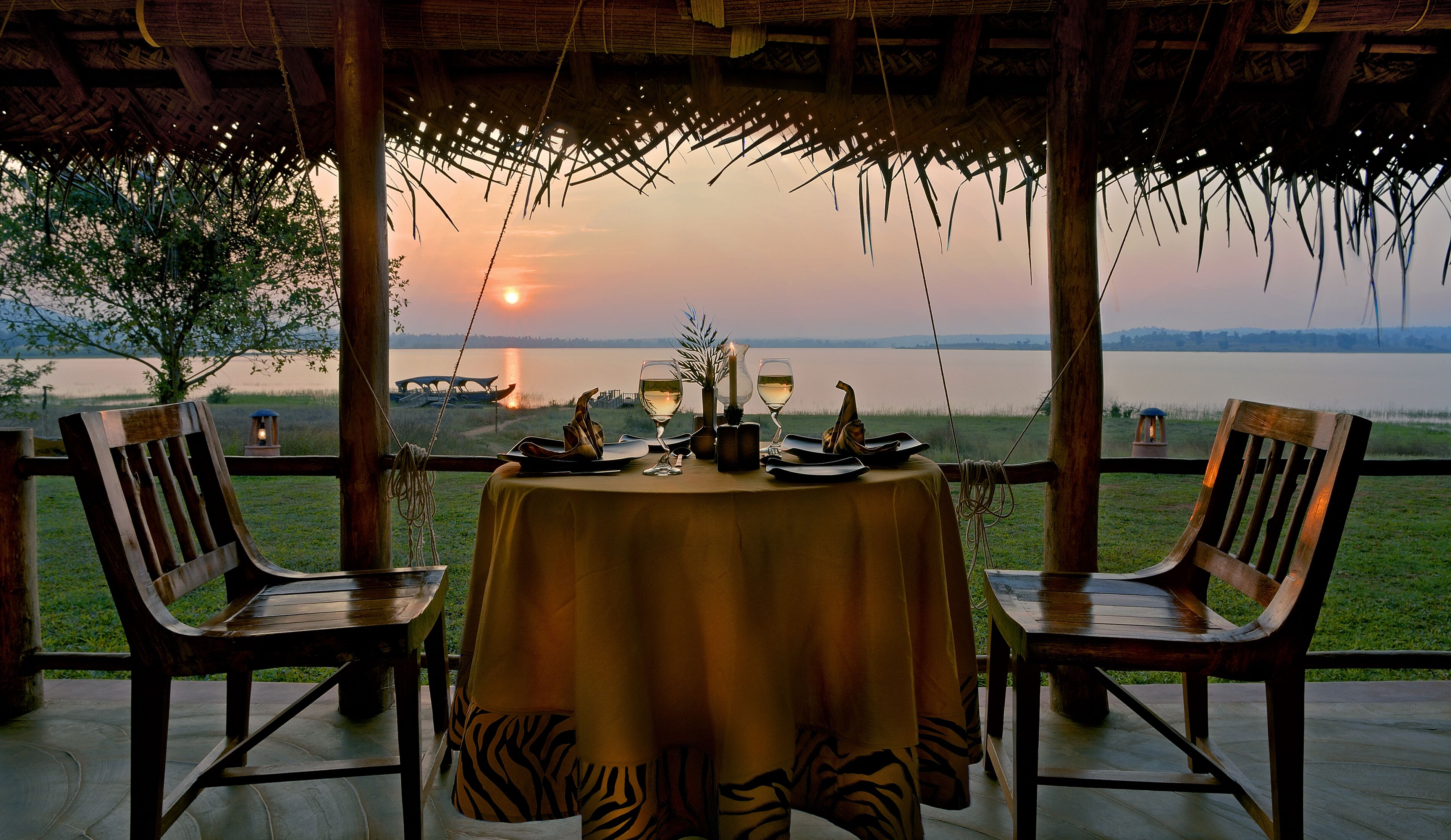 2 restaurants, breakfast, lunch, dinner served; indian cuisine