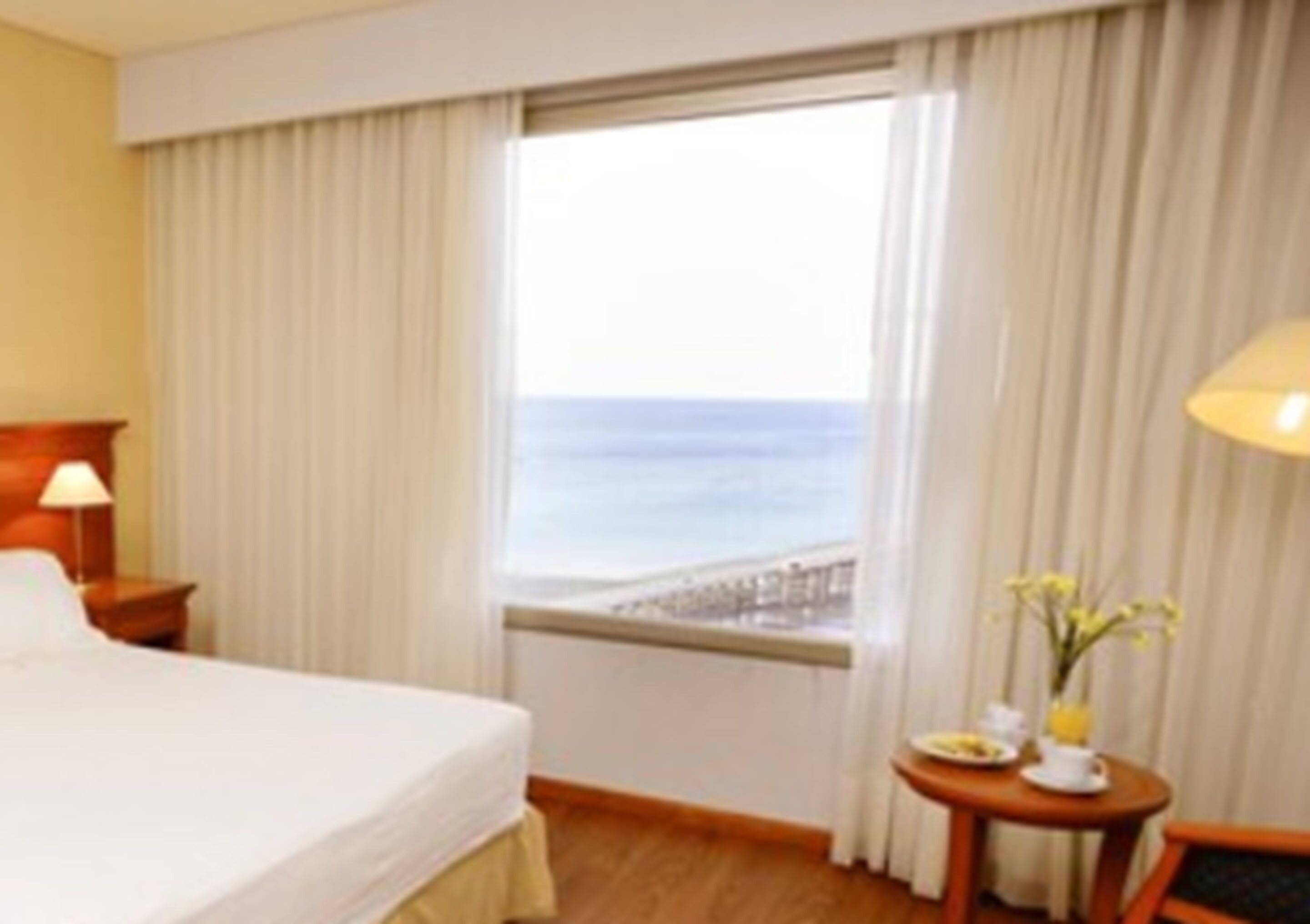 Hochwertige Bettwaren, Daunenbettdecken, Pillowtop-Betten, Minibar