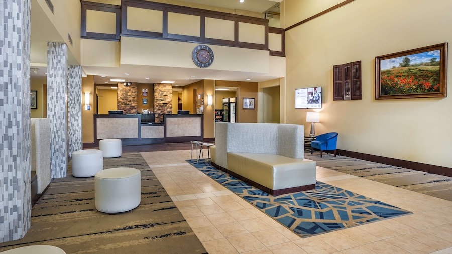 Best Western Plus University Park Inn & Suites