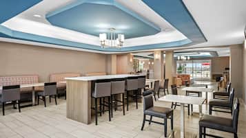 Tägliches inbegriffenes großes Frühstück