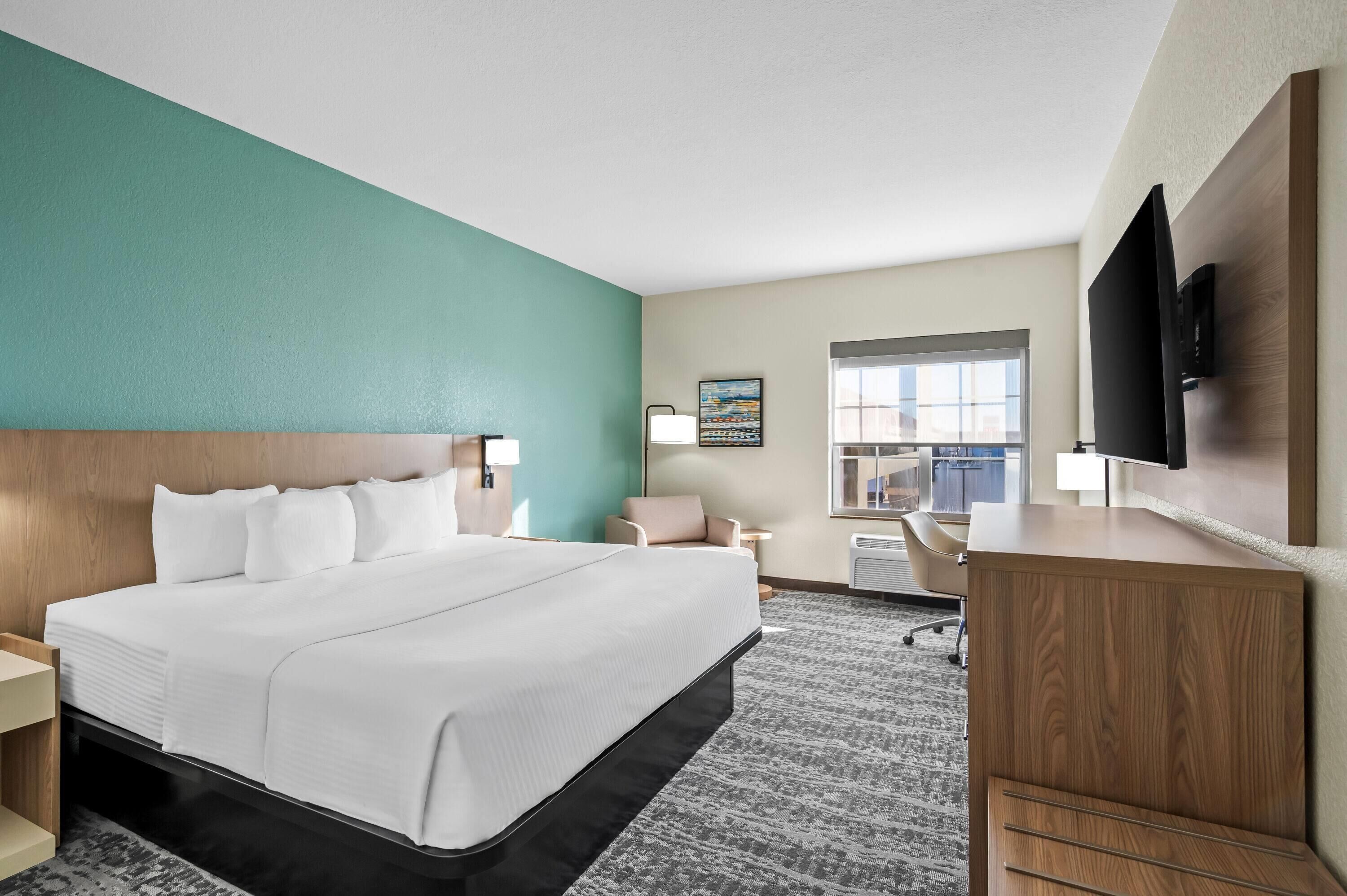 Ylelliset vuodevaatteet, työpöytä