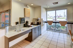 Coffee service - Motel 6 Roanoke, TX - Northlake - Speedway (Roanoke)