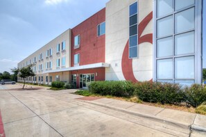 Exterior - Motel 6 Roanoke, TX - Northlake - Speedway (Roanoke)