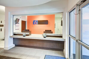 Reception - Motel 6 Roanoke, TX - Northlake - Speedway (Roanoke)