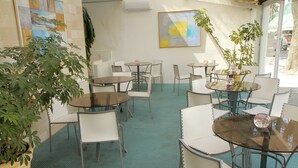 酒吧（店内）