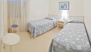 Free WiFi, bed sheets - Hotel Aqua (Punta del Este)