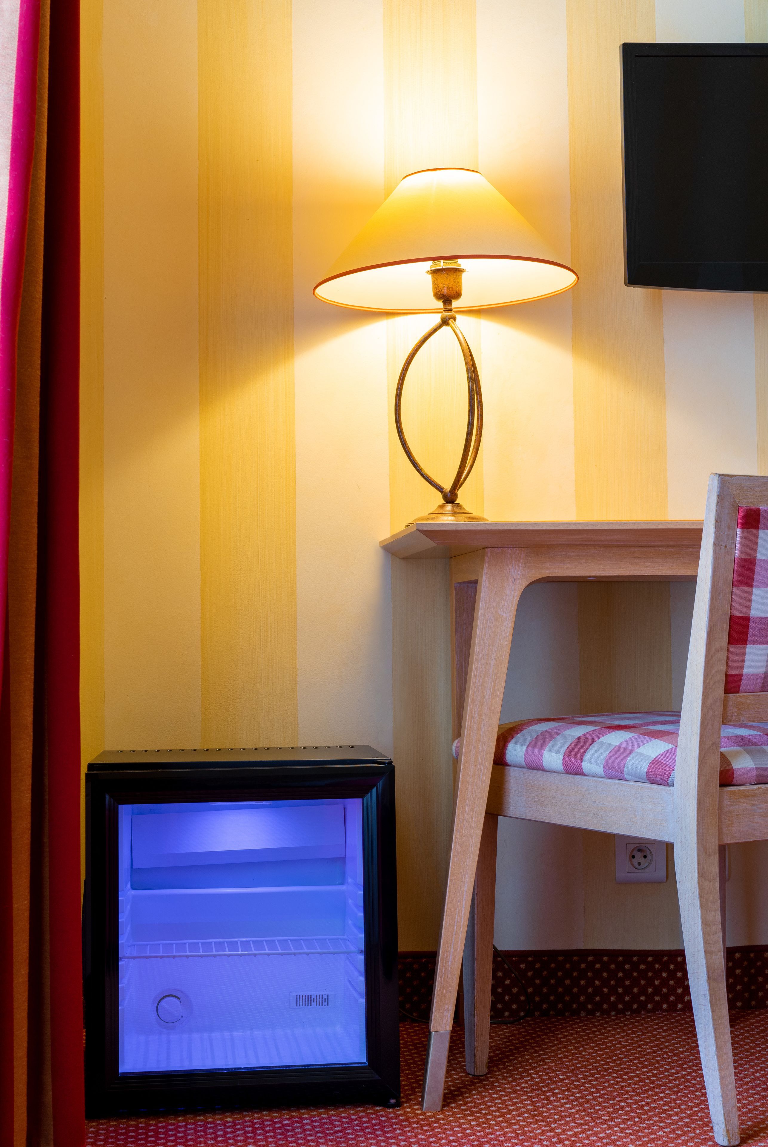 premium bedding, in-room safe, desk, soundproofing