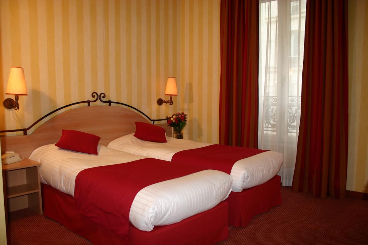Superior Twin Room | Premium bedding, in-room safe, desk, soundproofing