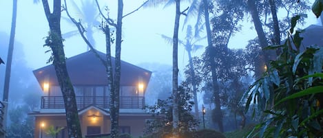 Familievilla, 1 kingsize-seng | 1 soverom, sengetøy av topp kvalitet og safe på rommet