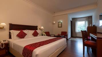 Chambre Premium, 1 lit double, vue montagne | Minibar, coffres-forts dans les chambres, bureau