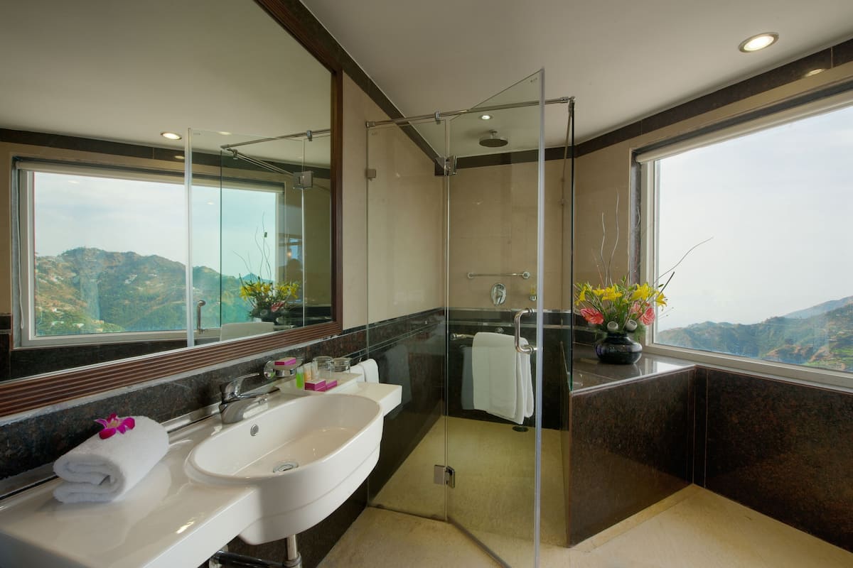 Premium Room, Terrace | Bathroom | Shower, rainfall showerhead, free toiletries, hair dryer