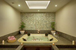 Baignoire à remous intérieure