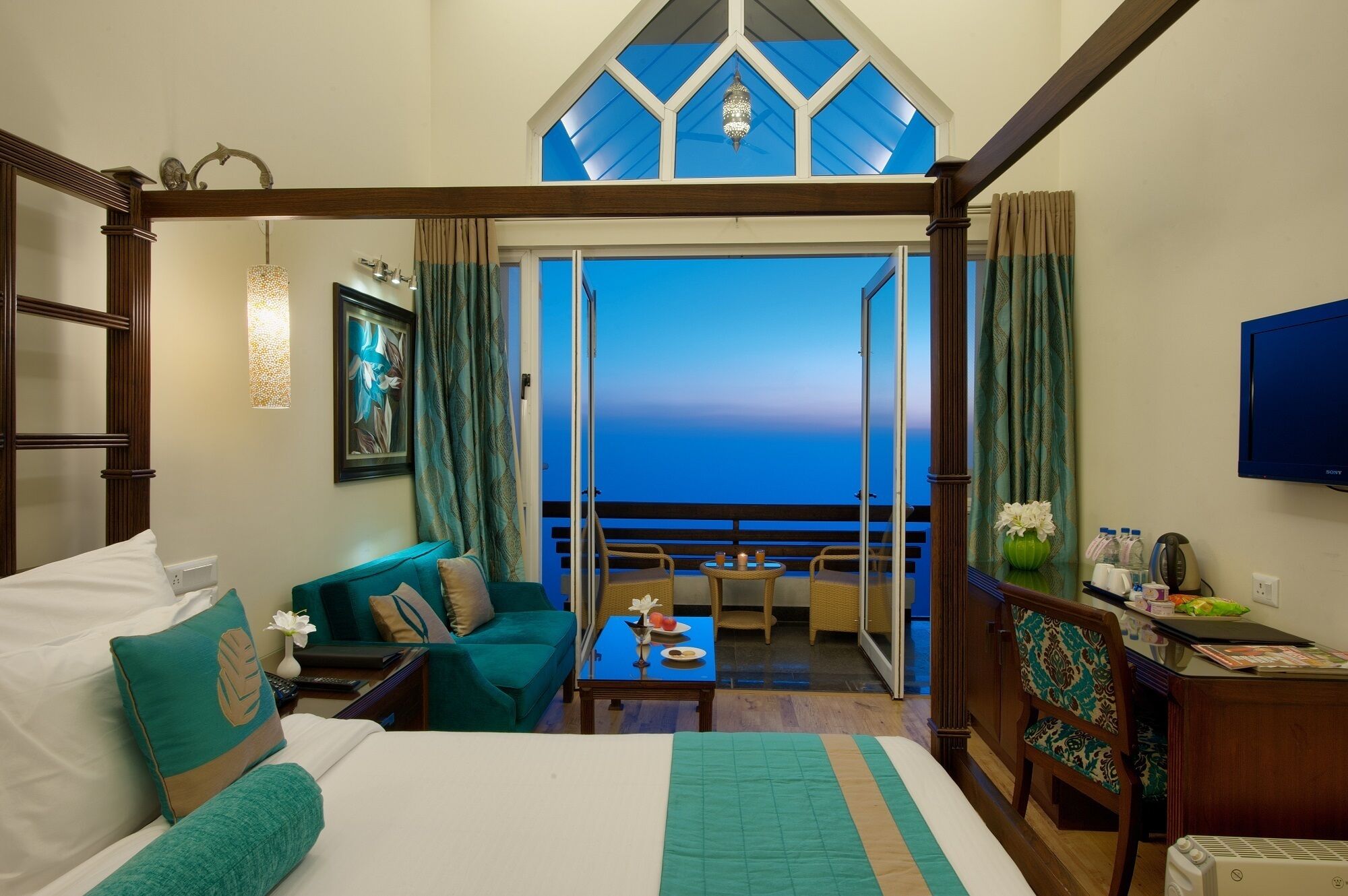Duplex Room | Pillowtop beds, minibar, in-room safe, individually furnished