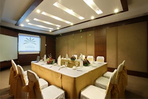 Meeting facility - Hotel Express Towers (Vadodara)