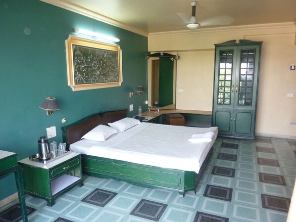 Individually decorated, individually furnished, desk, laptop workspace - Hotel RutuGandh Heritage (Pune)