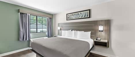 Standard Room, 1 King Bed, Non Smoking | Desk, laptop workspace, blackout drapes, free WiFi