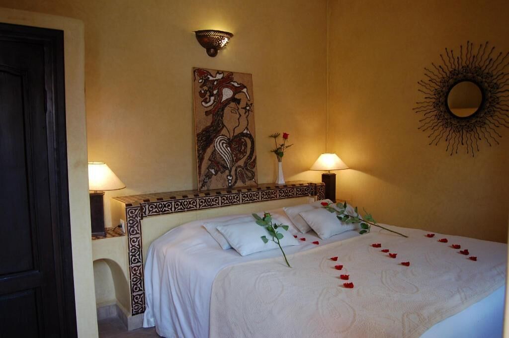 Egyptian cotton sheets, premium bedding, pillow-top beds, in-room safe