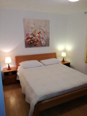 Desk, free WiFi, bed sheets - Guesthouse Ruzica (Trogir)