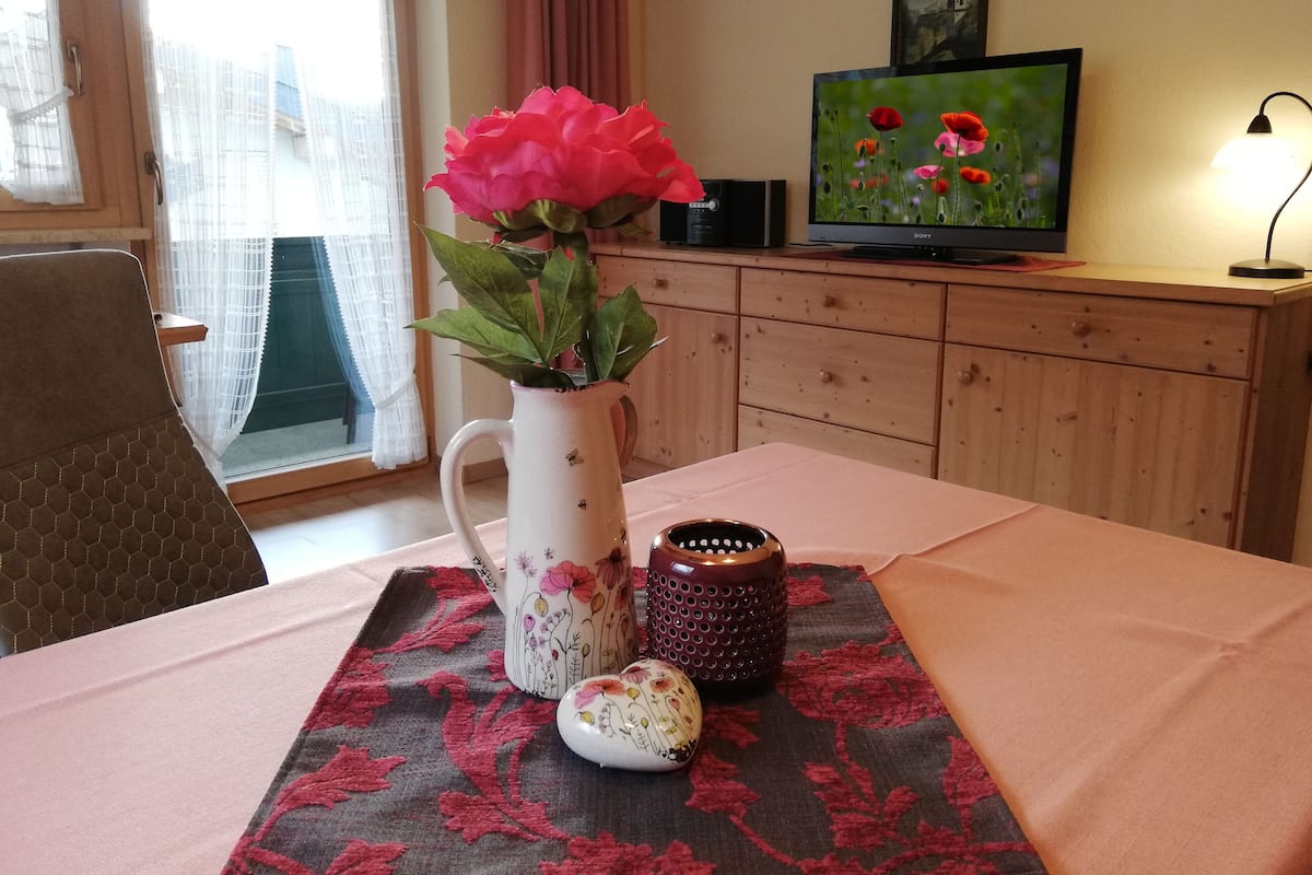 Appartement, balcon, vue montagne