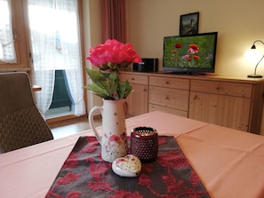 Apartamento, balcón, vistas a la montaña | Ropa de cama de alta calidad, escritorio, cunas (de pago)