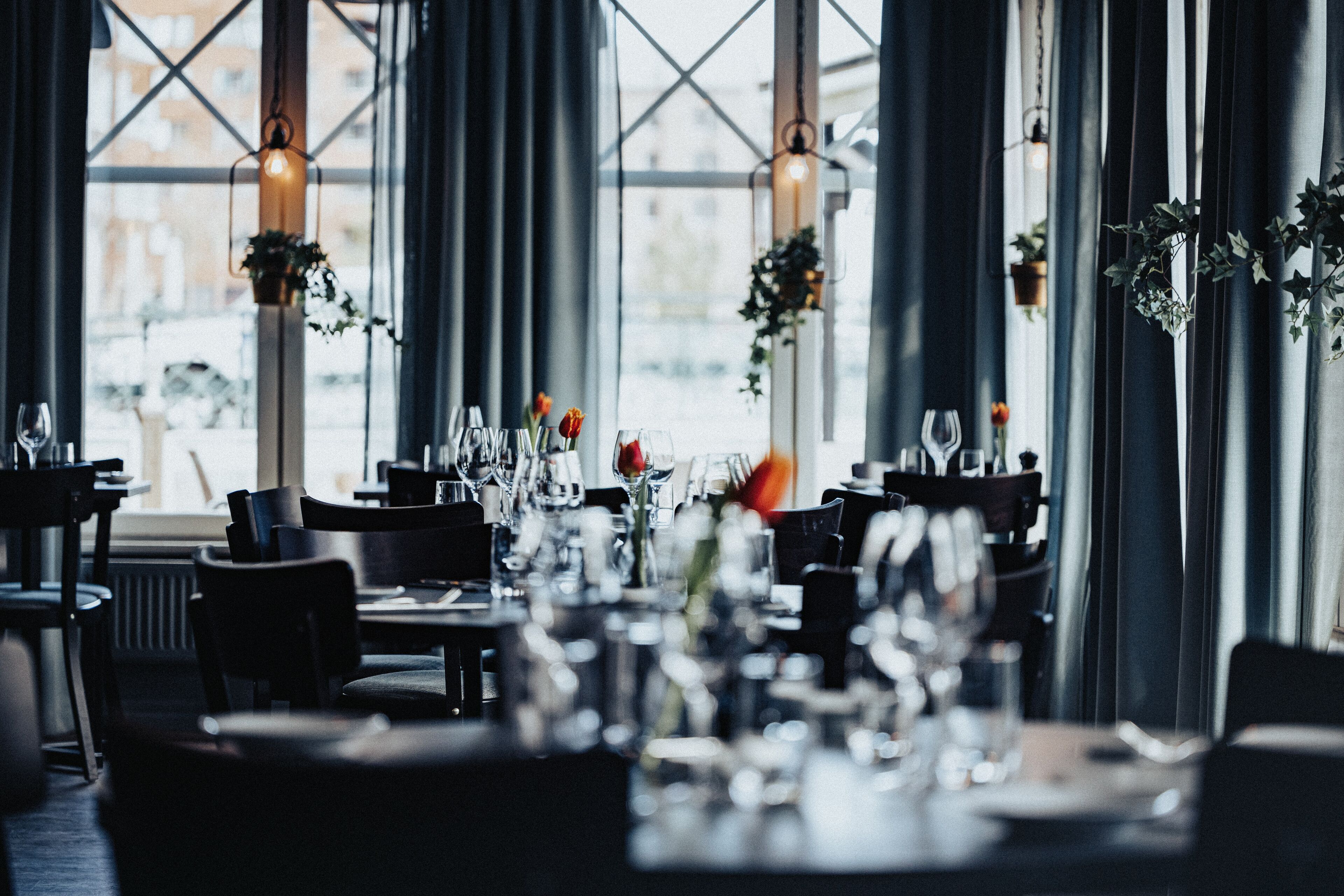 breakfast, lunch and dinner served