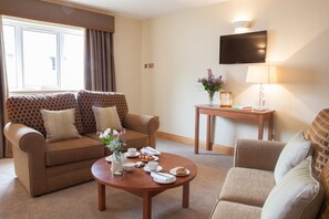 32-英寸电视（配备数码频道）