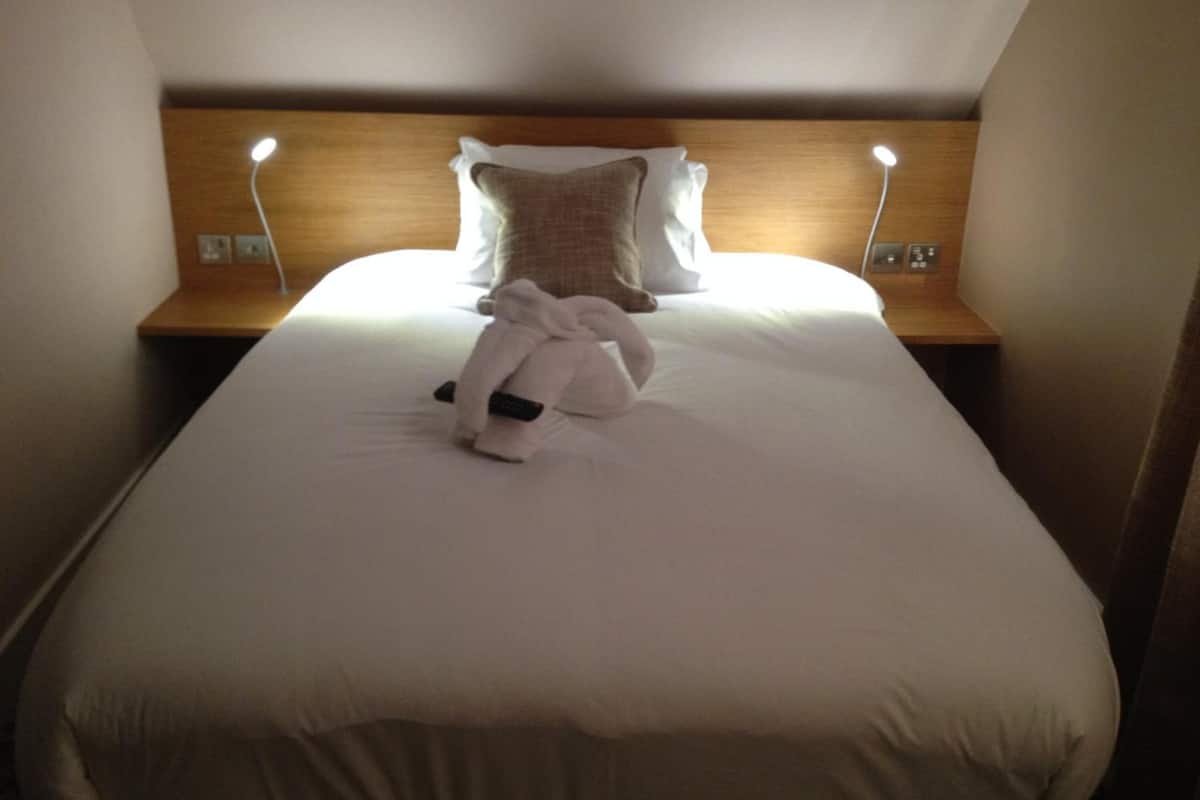 double room | in-room safe, laptop workspace, iron/ironing board, free wifi