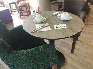 Ferdiglaget frokost hver dag (mot et tillegg)