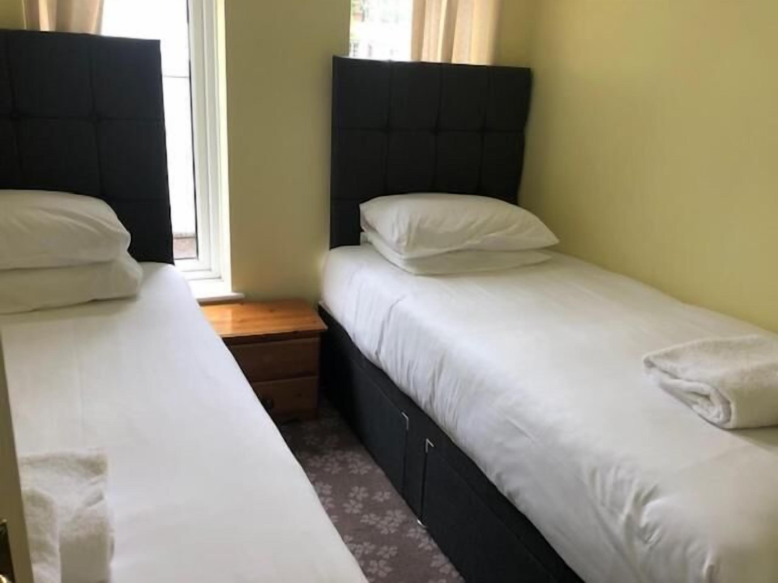 in-room safe, laptop workspace, iron/ironing board, free wifi