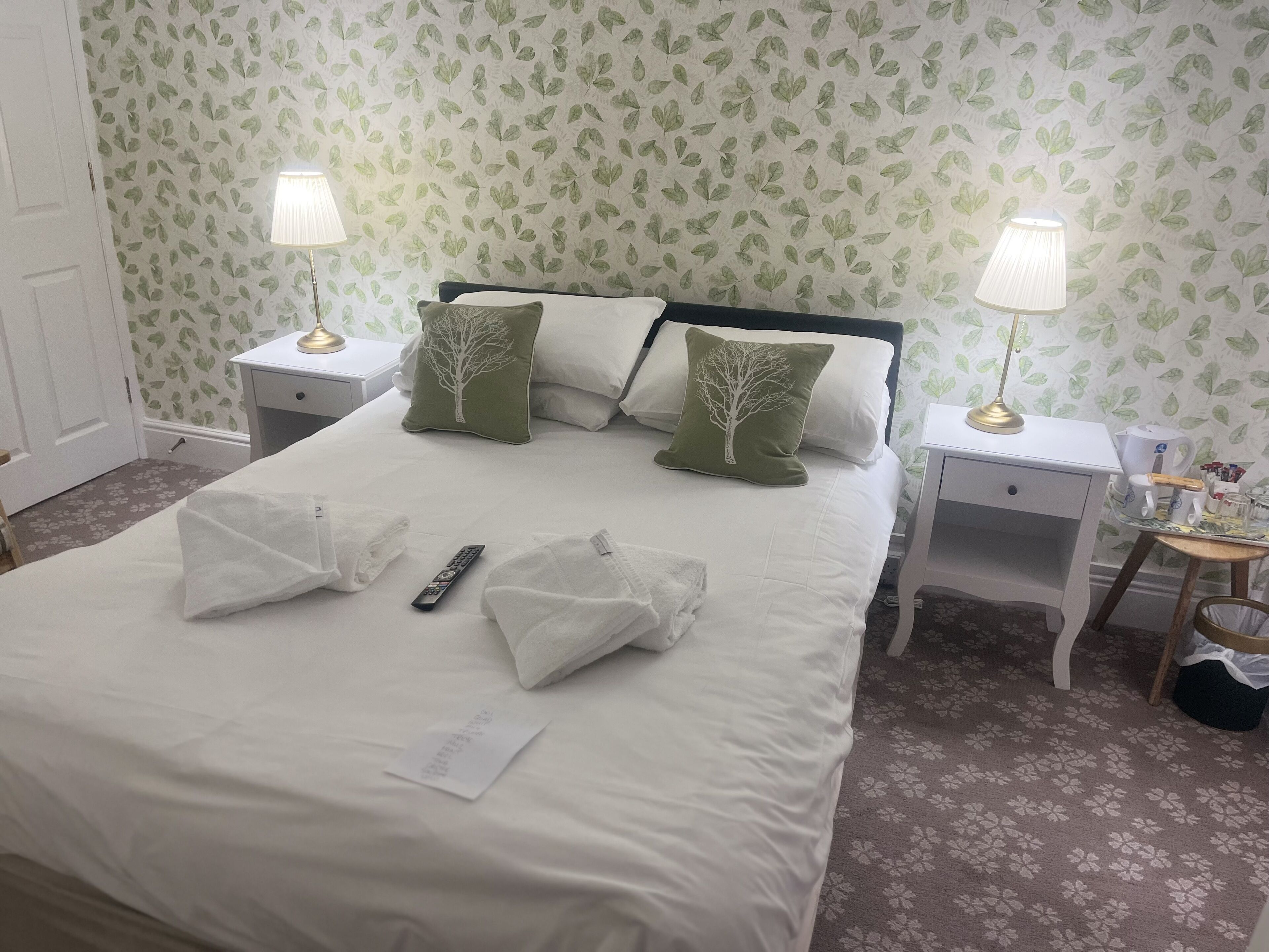 double room | in-room safe, laptop workspace, iron/ironing board, free wifi