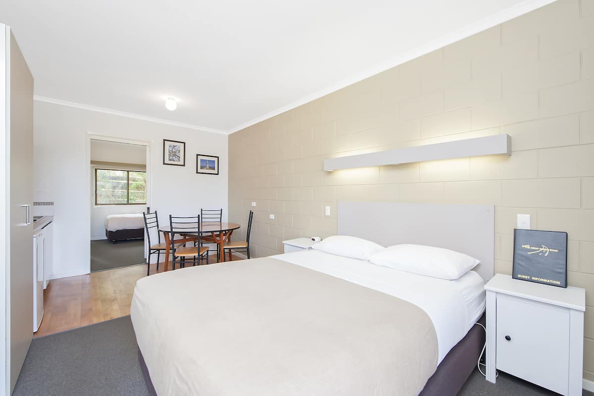 1 bedroom, minibar, desk, soundproofing