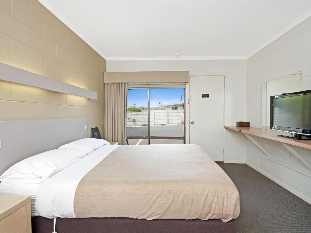 1 bedroom, minibar, desk, soundproofing