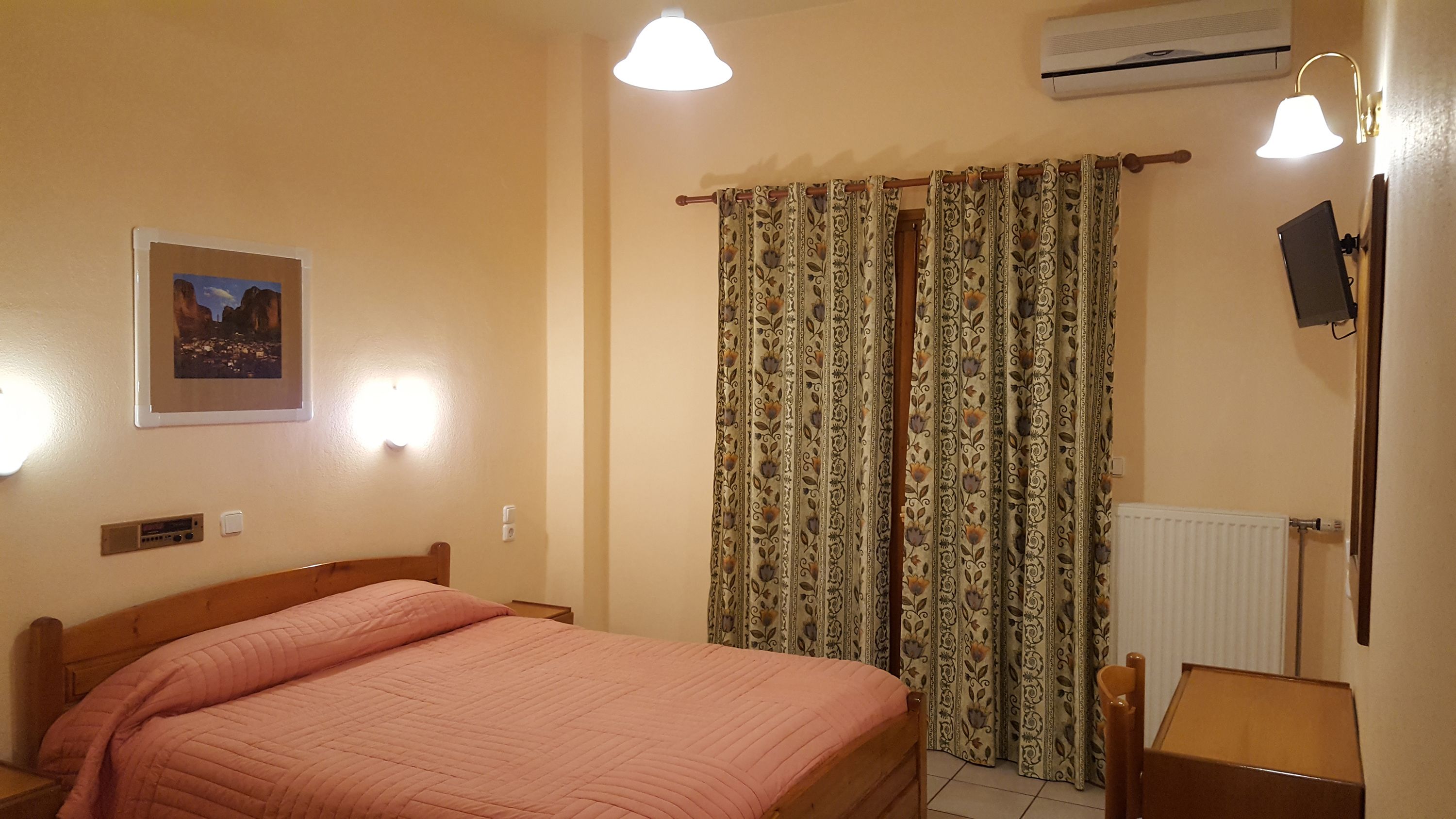 desk, laptop workspace, blackout curtains, free wifi