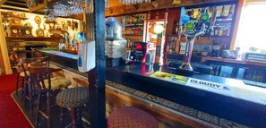 Bar (in der Unterkunft)