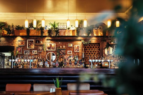 2 bars/lounges. Duke Of Edinburgh Hotel