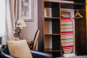 Standard Double Room | Individually decorated, individually furnished, desk, soundproofing