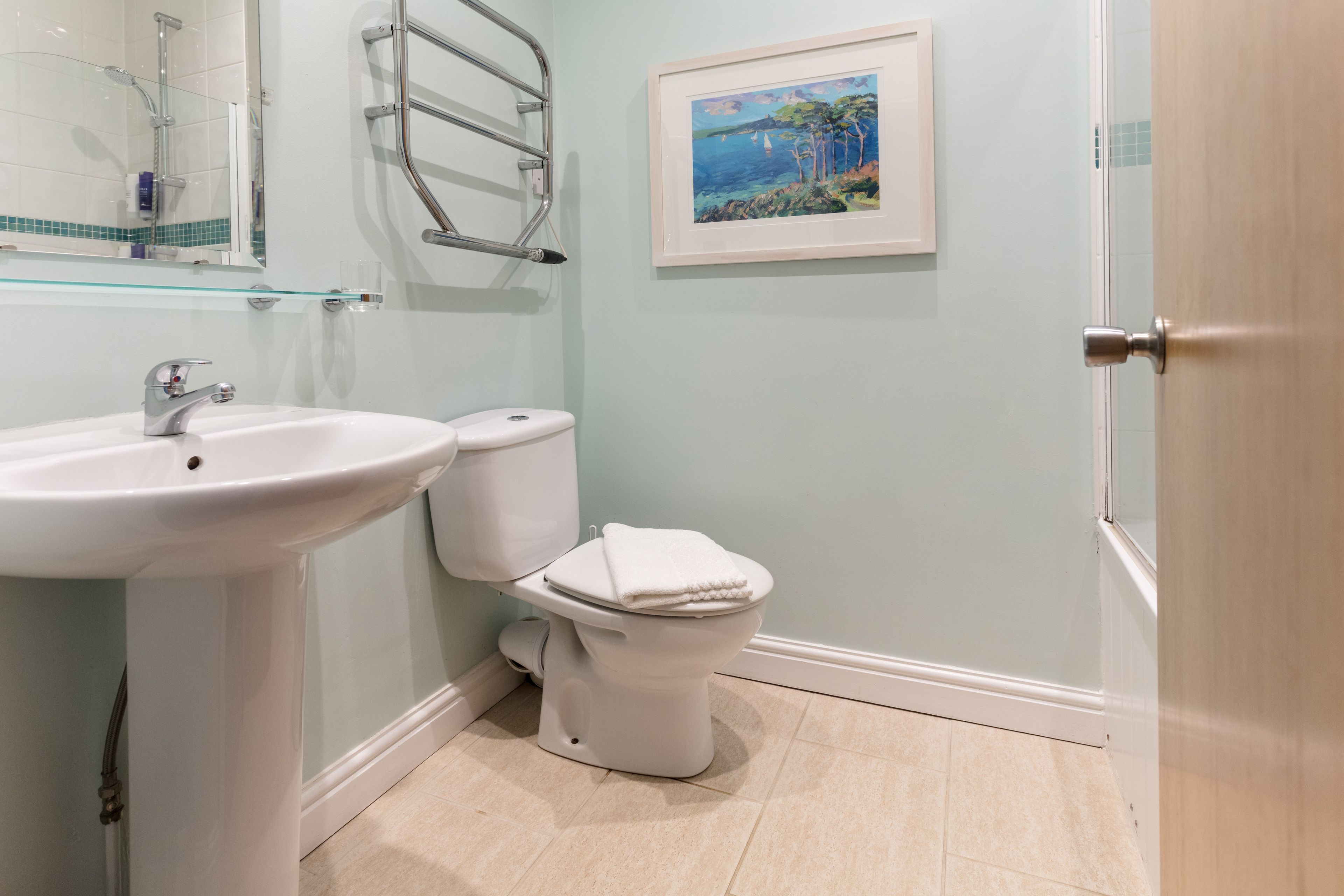 cosy double | 1 bedroom, iron/ironing board, wifi