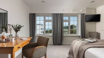 Chambre Double Club | Fer et planche à repasser, Wi-Fi, draps fournis