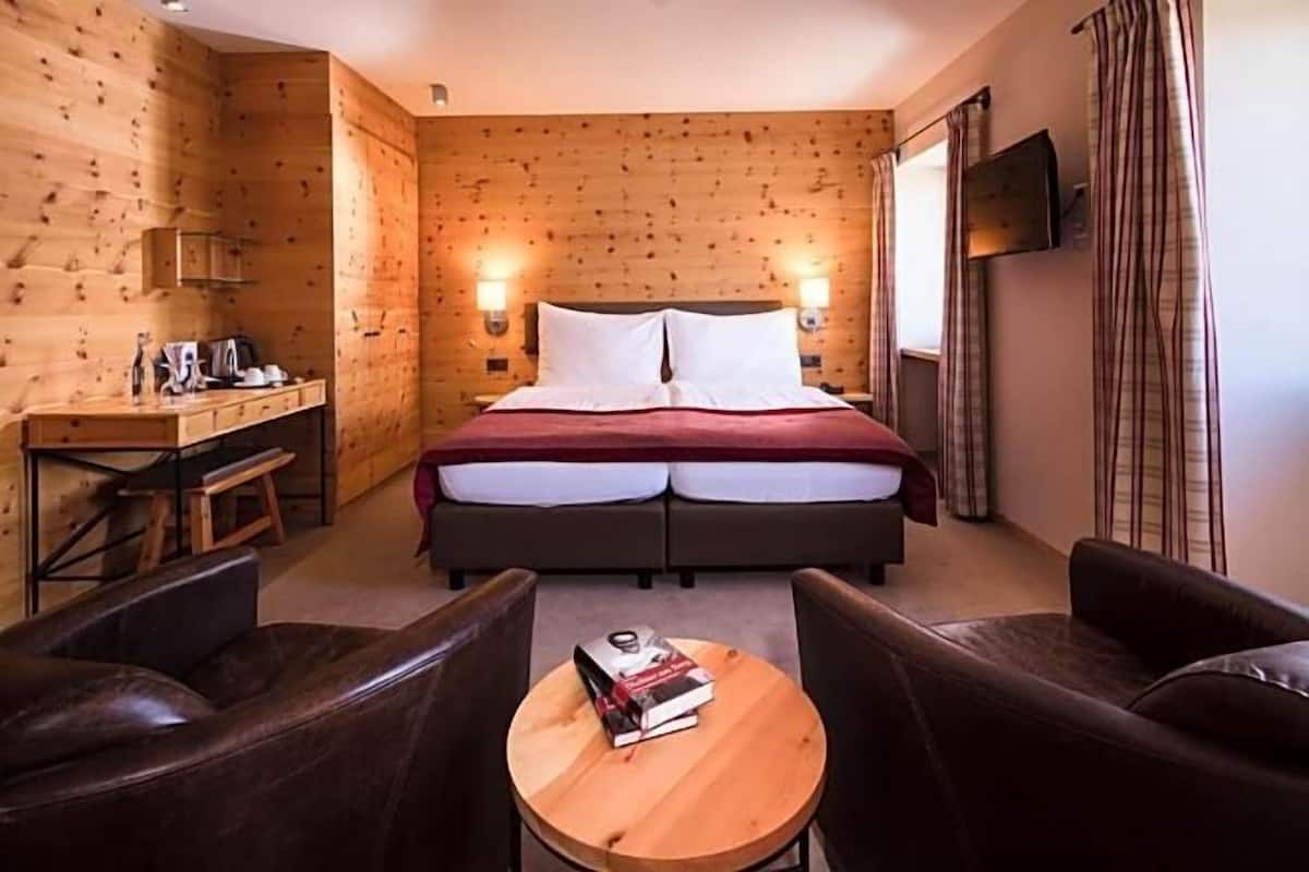 In-room safe, iron/ironing board (on request), WiFi (free)