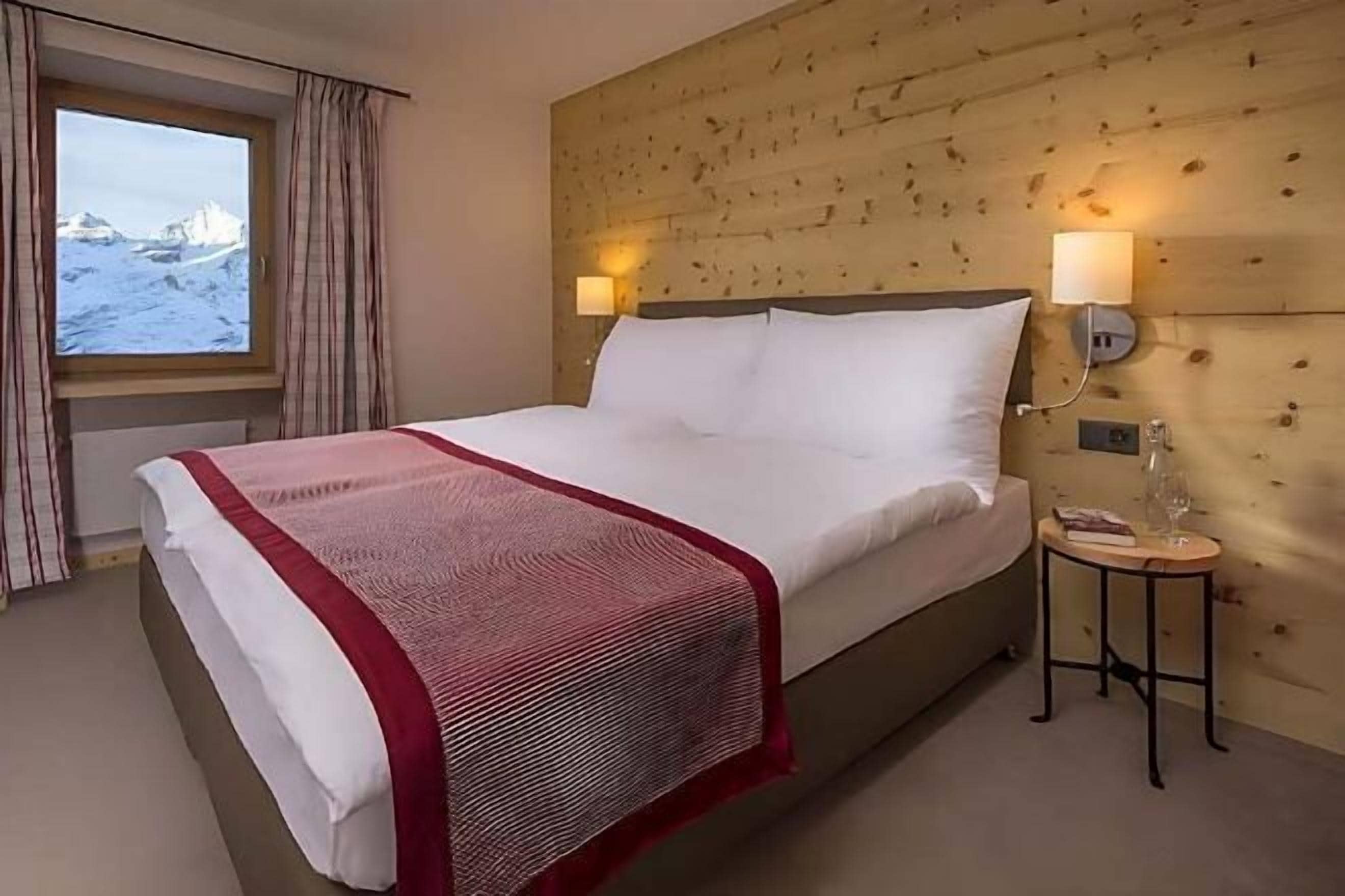 In-room safe, iron/ironing board (on request), WiFi (free)