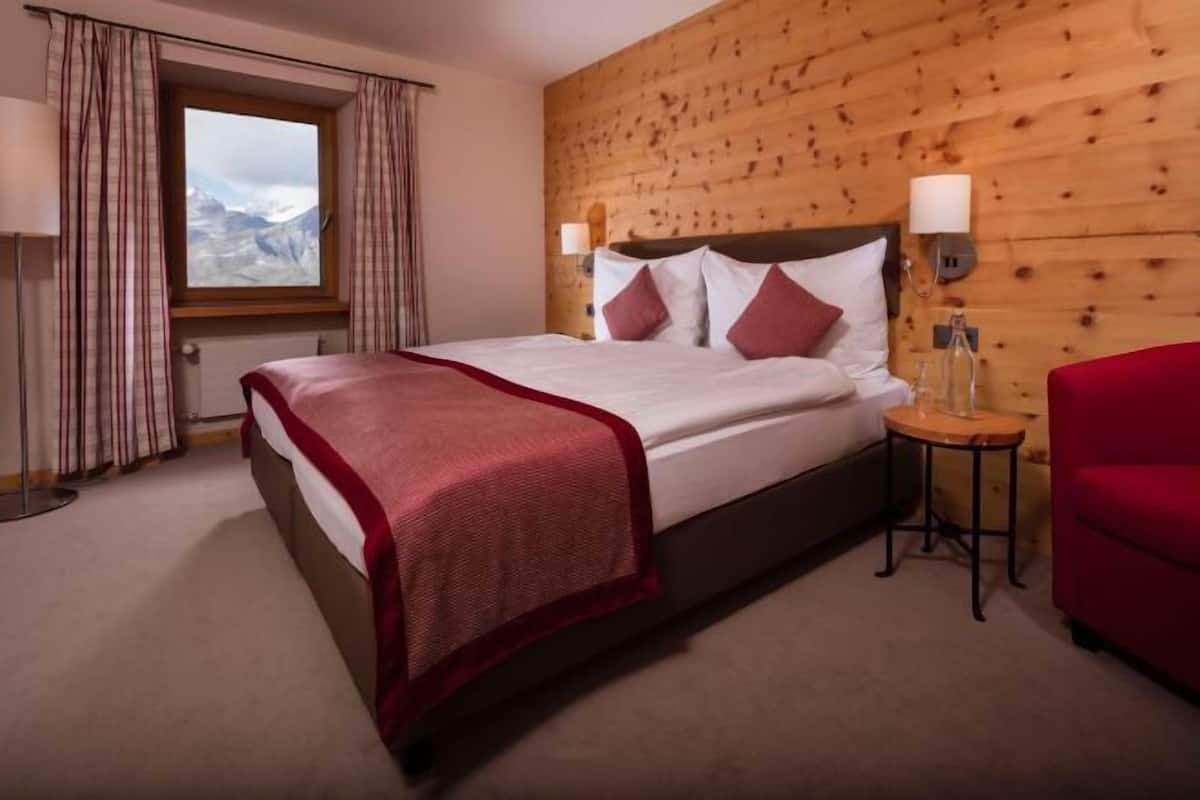 In-room safe, iron/ironing board (on request), WiFi (free)