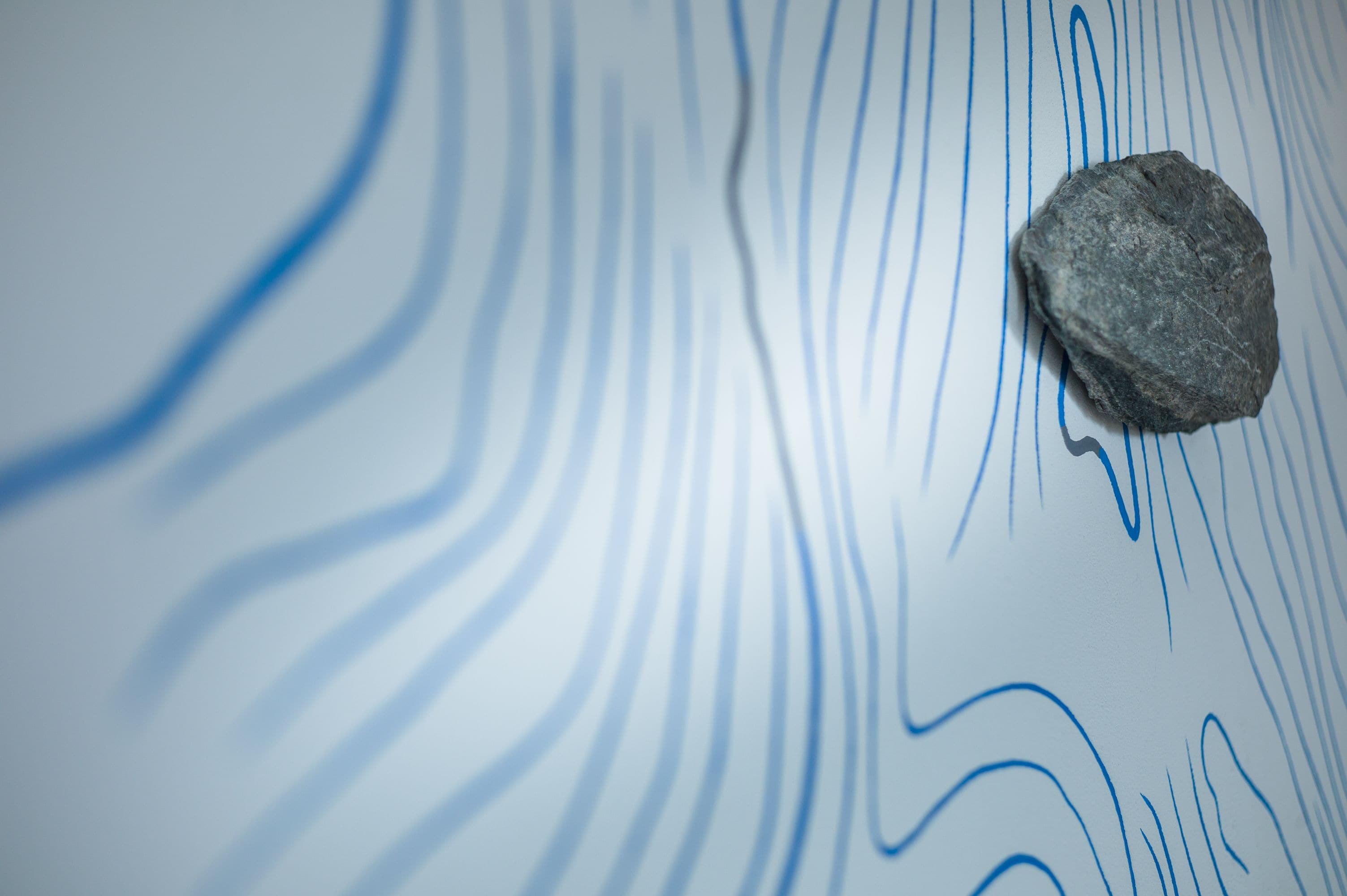 desk, free wifi, bed sheets, alarm clocks